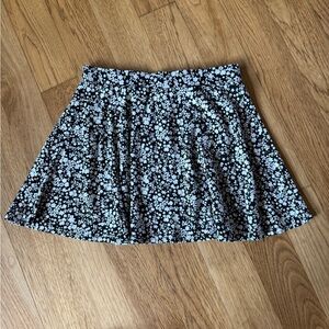 Floral Black and White Women's Skirt - Size Small